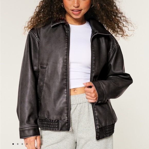 Hollister Jackets & Blazers - Hollister Women's Black Bomber Jacket